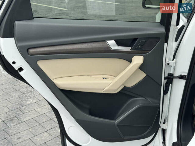 Білий Ауді Ку 5, об'ємом двигуна 1.98 л та пробігом 159 тис. км за 24699 $, фото 49 на Automoto.ua