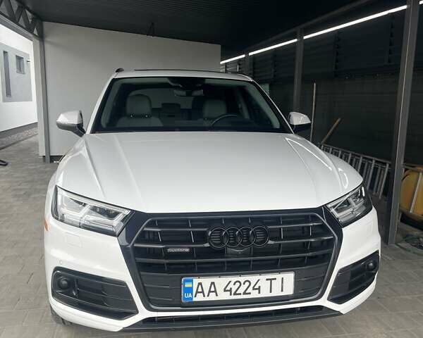 Белый Ауди Ку 5, объемом двигателя 1.98 л и пробегом 60 тыс. км за 35600 $, фото 1 на Automoto.ua