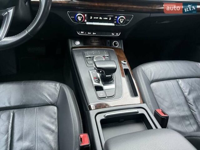 Білий Ауді Ку 5, об'ємом двигуна 2 л та пробігом 87 тис. км за 20998 $, фото 19 на Automoto.ua