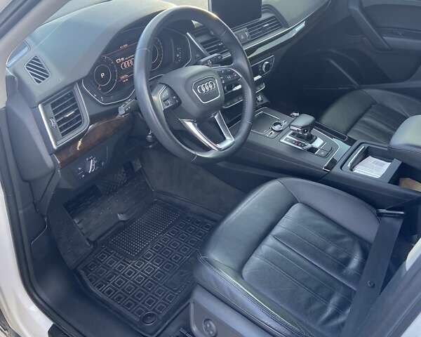 Белый Ауди Ку 5, объемом двигателя 1.98 л и пробегом 145 тыс. км за 29300 $, фото 14 на Automoto.ua