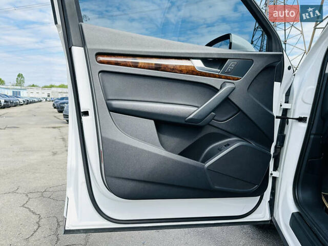 Белый Ауди Ку 5, объемом двигателя 1.98 л и пробегом 93 тыс. км за 26500 $, фото 16 на Automoto.ua