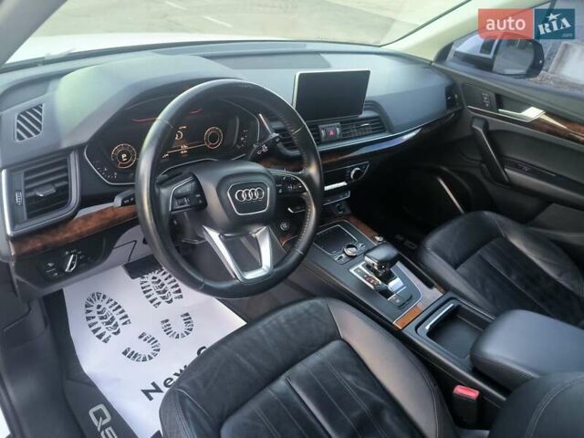 Белый Ауди Ку 5, объемом двигателя 1.98 л и пробегом 211 тыс. км за 18700 $, фото 18 на Automoto.ua