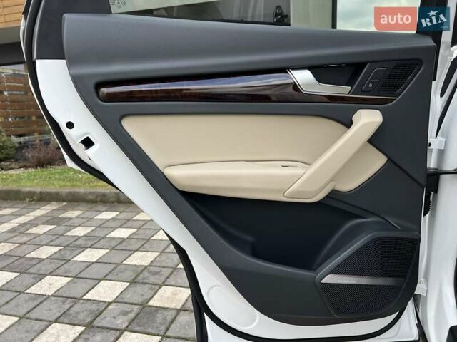 Белый Ауди Ку 5, объемом двигателя 2 л и пробегом 135 тыс. км за 26950 $, фото 97 на Automoto.ua