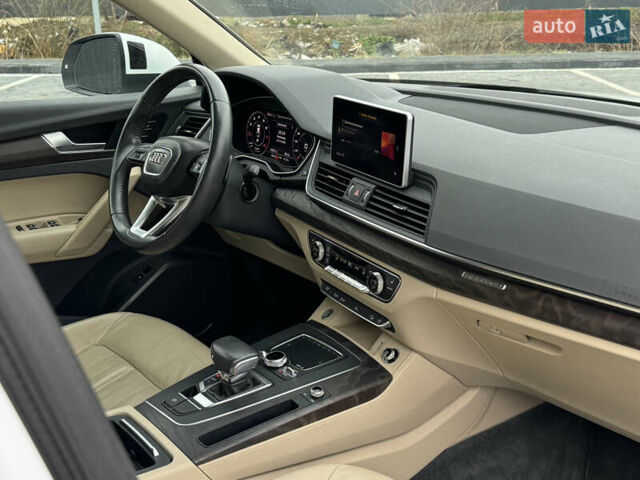 Білий Ауді Ку 5, об'ємом двигуна 1.98 л та пробігом 159 тис. км за 24699 $, фото 38 на Automoto.ua