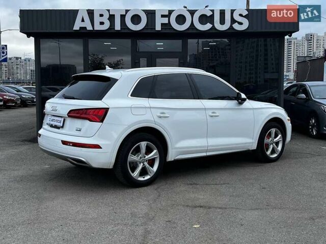 Белый Ауди Ку 5, объемом двигателя 2 л и пробегом 209 тыс. км за 25990 $, фото 6 на Automoto.ua