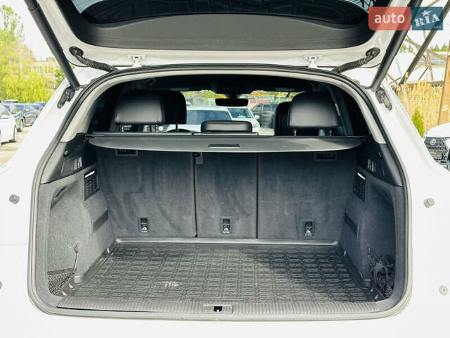 Белый Ауди Ку 5, объемом двигателя 1.98 л и пробегом 93 тыс. км за 26500 $, фото 11 на Automoto.ua