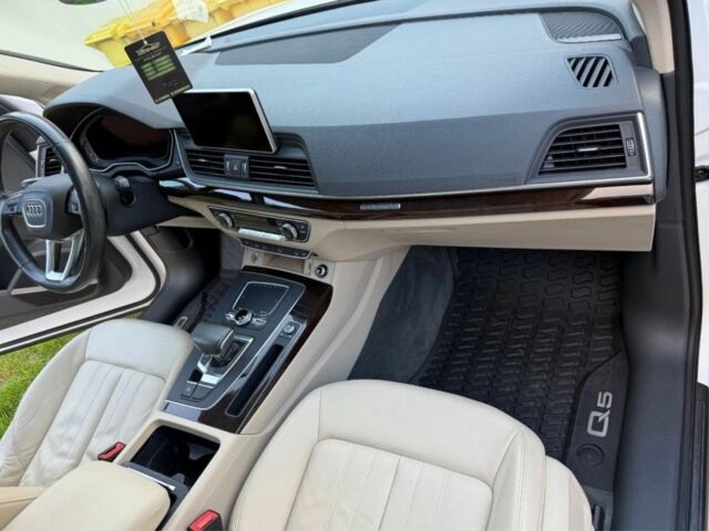 Білий Ауді Ку 5, об'ємом двигуна 2 л та пробігом 99 тис. км за 17000 $, фото 6 на Automoto.ua