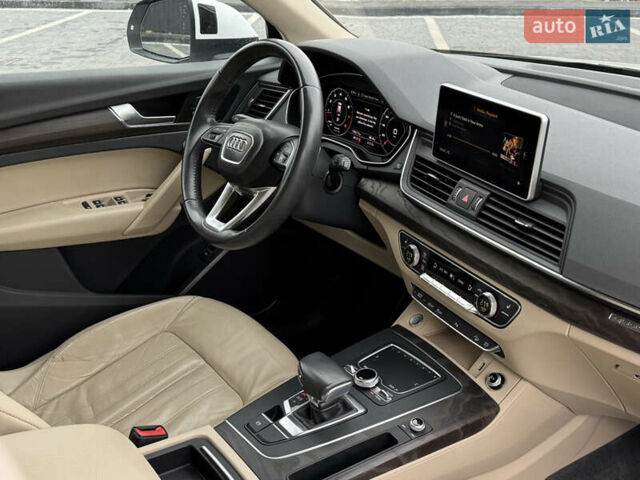 Білий Ауді Ку 5, об'ємом двигуна 1.98 л та пробігом 159 тис. км за 24699 $, фото 37 на Automoto.ua