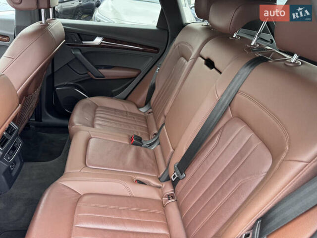 Белый Ауди Ку 5, объемом двигателя 2 л и пробегом 270 тыс. км за 19900 $, фото 43 на Automoto.ua