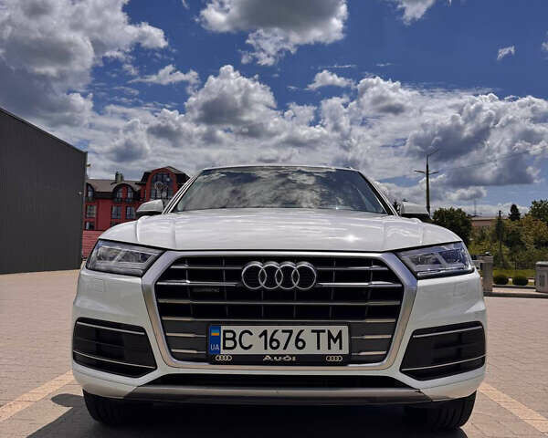 Белый Ауди Ку 5, объемом двигателя 1.98 л и пробегом 47 тыс. км за 25500 $, фото 4 на Automoto.ua