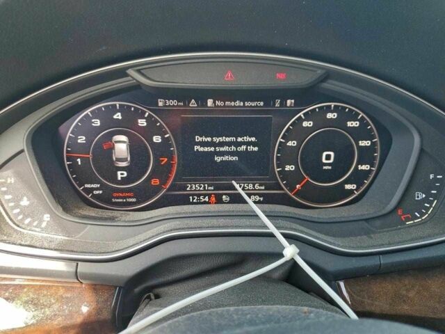 Белый Ауди Ку 5, объемом двигателя 2 л и пробегом 41 тыс. км за 7500 $, фото 8 на Automoto.ua