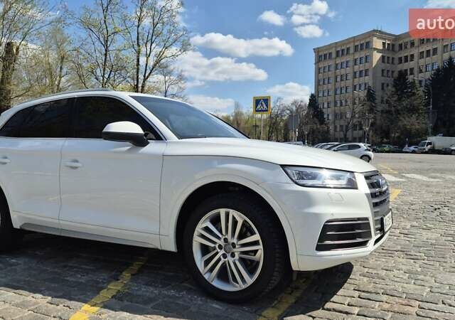 Белый Ауди Ку 5, объемом двигателя 1.98 л и пробегом 57 тыс. км за 30000 $, фото 31 на Automoto.ua