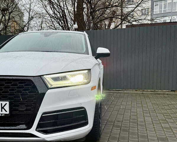 Білий Ауді Ку 5, об'ємом двигуна 1.98 л та пробігом 229 тис. км за 22400 $, фото 20 на Automoto.ua