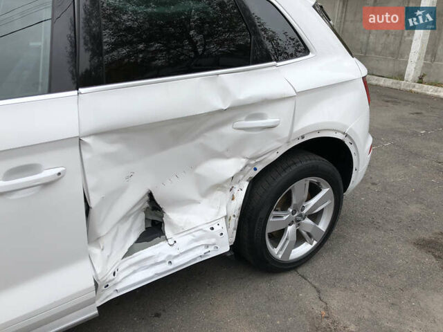 Белый Ауди Ку 5, объемом двигателя 2 л и пробегом 155 тыс. км за 17980 $, фото 12 на Automoto.ua