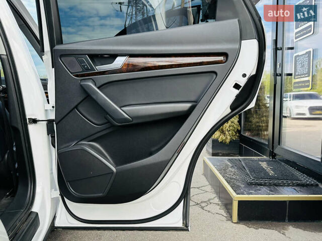 Белый Ауди Ку 5, объемом двигателя 1.98 л и пробегом 93 тыс. км за 26500 $, фото 24 на Automoto.ua