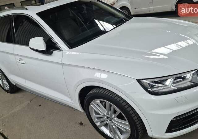 Белый Ауди Ку 5, объемом двигателя 1.98 л и пробегом 57 тыс. км за 30000 $, фото 6 на Automoto.ua