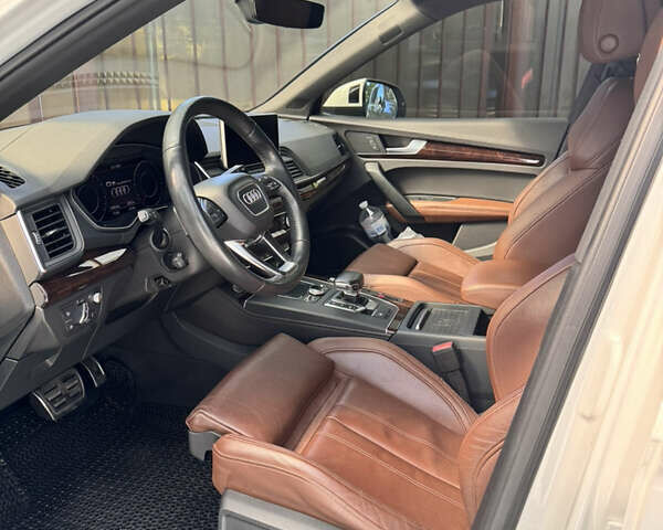 Белый Ауди Ку 5, объемом двигателя 2 л и пробегом 139 тыс. км за 31500 $, фото 12 на Automoto.ua
