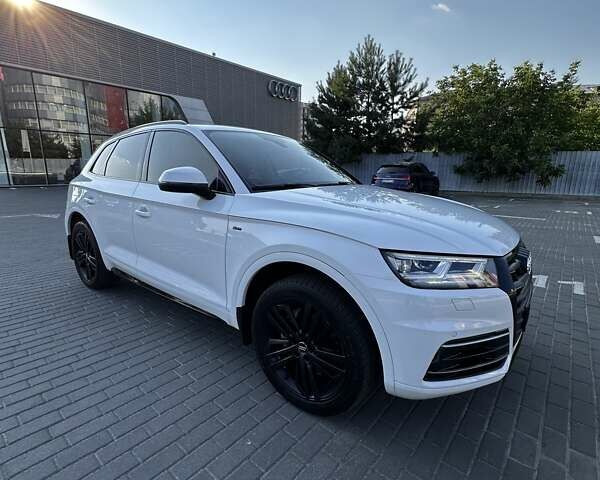 Белый Ауди Ку 5, объемом двигателя 1.98 л и пробегом 90 тыс. км за 26700 $, фото 5 на Automoto.ua