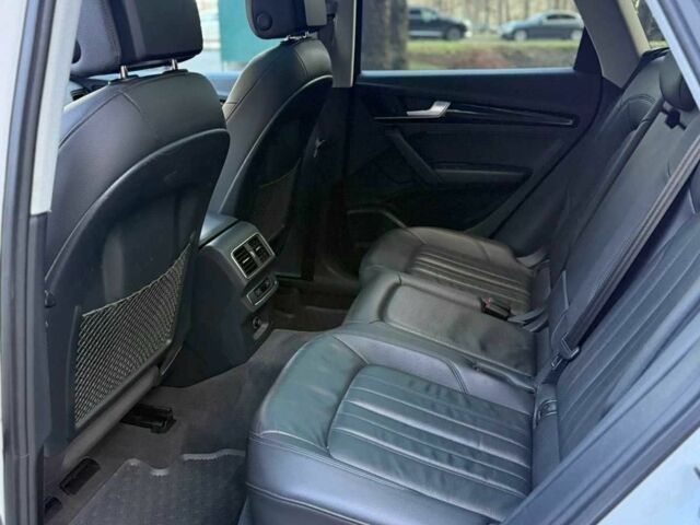 Білий Ауді Ку 5, об'ємом двигуна 2 л та пробігом 180 тис. км за 22299 $, фото 9 на Automoto.ua