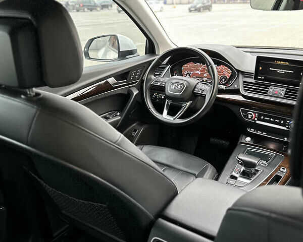 Белый Ауди Ку 5, объемом двигателя 2 л и пробегом 162 тыс. км за 20900 $, фото 37 на Automoto.ua