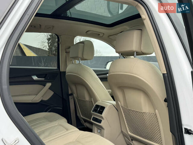 Білий Ауді Ку 5, об'ємом двигуна 1.98 л та пробігом 159 тис. км за 24699 $, фото 65 на Automoto.ua