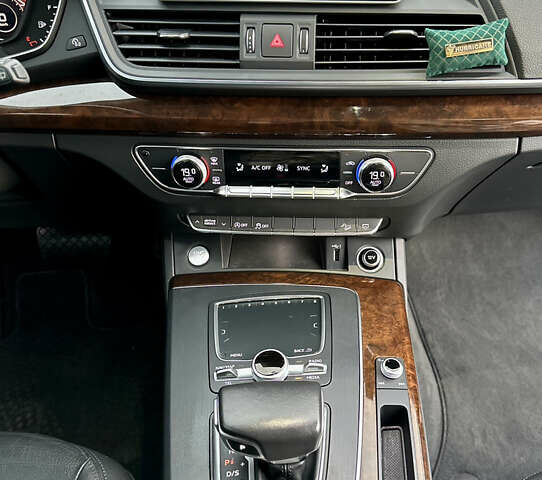 Белый Ауди Ку 5, объемом двигателя 2 л и пробегом 162 тыс. км за 20900 $, фото 41 на Automoto.ua