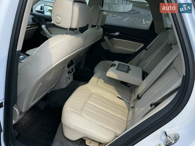 Білий Ауді Ку 5, об'ємом двигуна 1.98 л та пробігом 111 тис. км за 25600 $, фото 16 на Automoto.ua