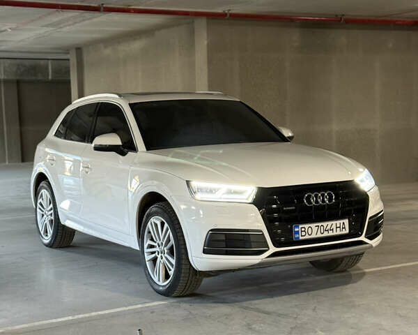 Белый Ауди Ку 5, объемом двигателя 2 л и пробегом 168 тыс. км за 26990 $, фото 1 на Automoto.ua