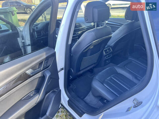 Белый Ауди Ку 5, объемом двигателя 0 л и пробегом 120 тыс. км за 26000 $, фото 9 на Automoto.ua