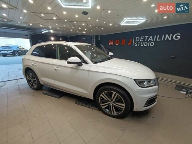 Белый Ауди Ку 5, объемом двигателя 2 л и пробегом 179 тыс. км за 21500 $, фото 1 на Automoto.ua