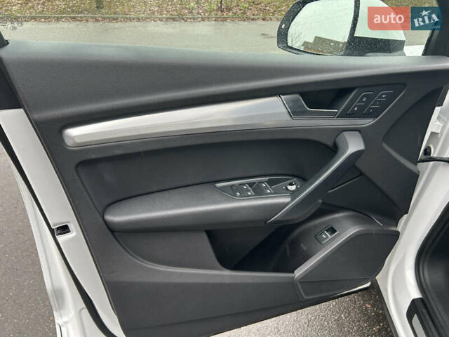 Белый Ауди Ку 5, объемом двигателя 1.98 л и пробегом 145 тыс. км за 23888 $, фото 10 на Automoto.ua