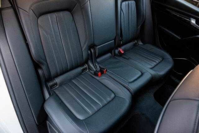 Білий Ауді Ку 5, об'ємом двигуна 2 л та пробігом 98 тис. км за 8000 $, фото 13 на Automoto.ua