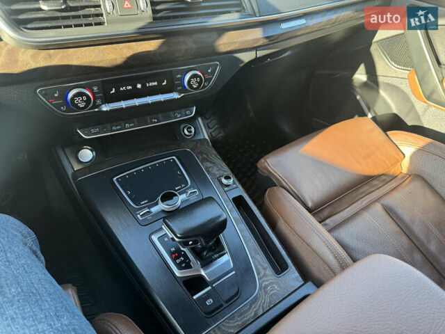 Белый Ауди Ку 5, объемом двигателя 2 л и пробегом 249 тыс. км за 21500 $, фото 29 на Automoto.ua