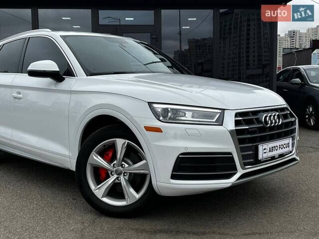 Белый Ауди Ку 5, объемом двигателя 2 л и пробегом 209 тыс. км за 25990 $, фото 1 на Automoto.ua