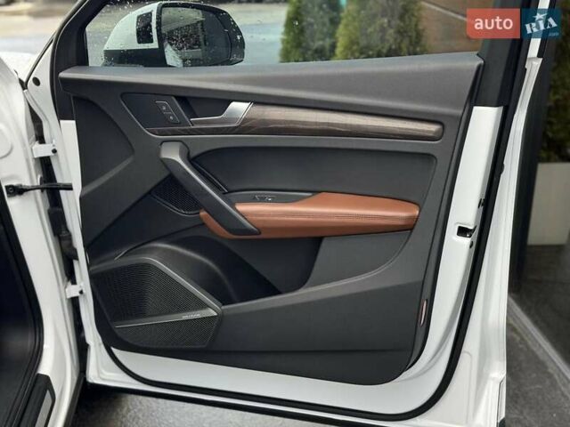 Білий Ауді Ку 5, об'ємом двигуна 1.98 л та пробігом 124 тис. км за 29000 $, фото 56 на Automoto.ua