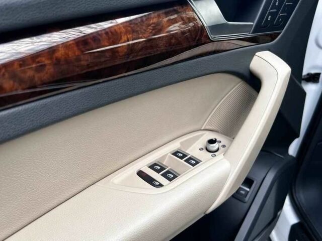 Белый Ауди Ку 5, объемом двигателя 2 л и пробегом 77 тыс. км за 16000 $, фото 11 на Automoto.ua