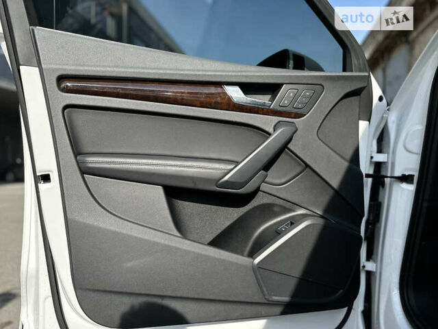 Белый Ауди Ку 5, объемом двигателя 2 л и пробегом 41 тыс. км за 24900 $, фото 26 на Automoto.ua