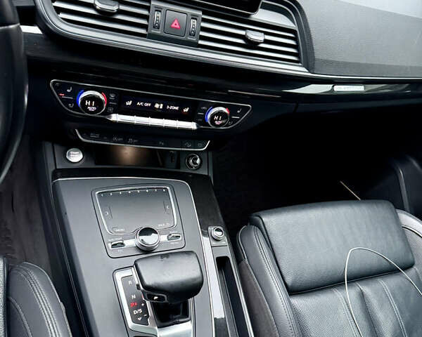 Білий Ауді Ку 5, об'ємом двигуна 1.98 л та пробігом 229 тис. км за 22400 $, фото 54 на Automoto.ua