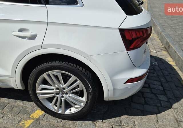 Белый Ауди Ку 5, объемом двигателя 1.98 л и пробегом 57 тыс. км за 30000 $, фото 36 на Automoto.ua