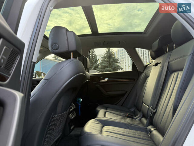 Белый Ауди Ку 5, объемом двигателя 1.98 л и пробегом 102 тыс. км за 25900 $, фото 24 на Automoto.ua