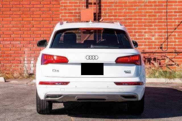 Білий Ауді Ку 5, об'ємом двигуна 2 л та пробігом 98 тис. км за 8000 $, фото 6 на Automoto.ua