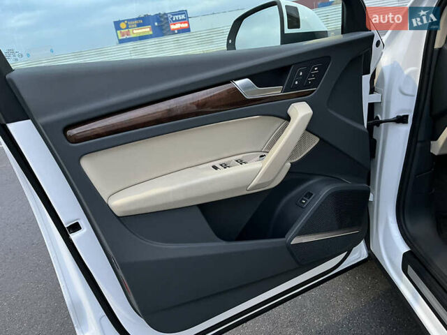 Білий Ауді Ку 5, об'ємом двигуна 1.98 л та пробігом 111 тис. км за 25600 $, фото 26 на Automoto.ua