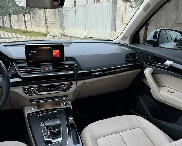 Белый Ауди Ку 5, объемом двигателя 2 л и пробегом 108 тыс. км за 28500 $, фото 16 на Automoto.ua