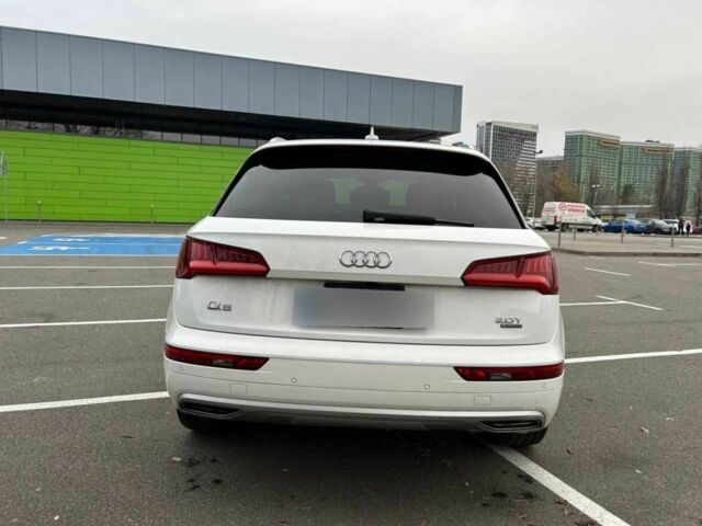 Белый Ауди Ку 5, объемом двигателя 2 л и пробегом 107 тыс. км за 26900 $, фото 2 на Automoto.ua