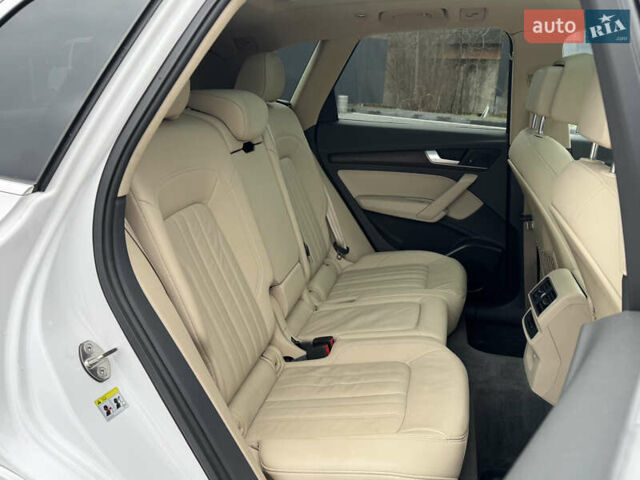 Білий Ауді Ку 5, об'ємом двигуна 1.98 л та пробігом 159 тис. км за 24699 $, фото 71 на Automoto.ua