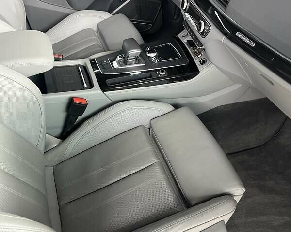 Белый Ауди Ку 5, объемом двигателя 1.98 л и пробегом 60 тыс. км за 35600 $, фото 55 на Automoto.ua
