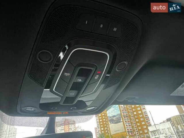 Белый Ауди Ку 5, объемом двигателя 2 л и пробегом 209 тыс. км за 25990 $, фото 26 на Automoto.ua