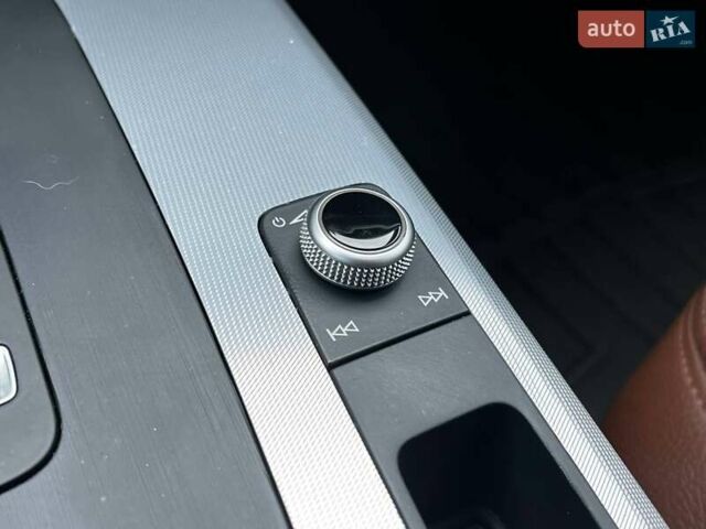 Белый Ауди Ку 5, объемом двигателя 2 л и пробегом 209 тыс. км за 25990 $, фото 27 на Automoto.ua