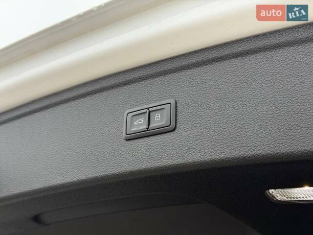 Белый Ауди Ку 5, объемом двигателя 1.98 л и пробегом 158 тыс. км за 25500 $, фото 32 на Automoto.ua