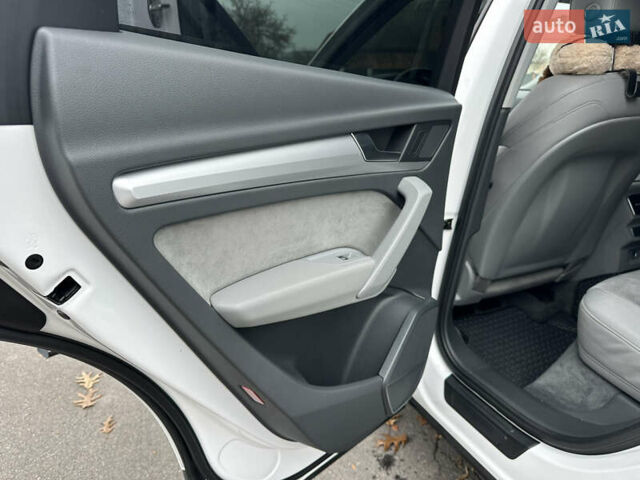 Белый Ауди Ку 5, объемом двигателя 1.98 л и пробегом 206 тыс. км за 25900 $, фото 38 на Automoto.ua